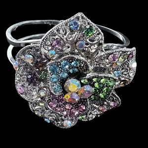 💖 Crystal Flower Statement Bracelet 💖
